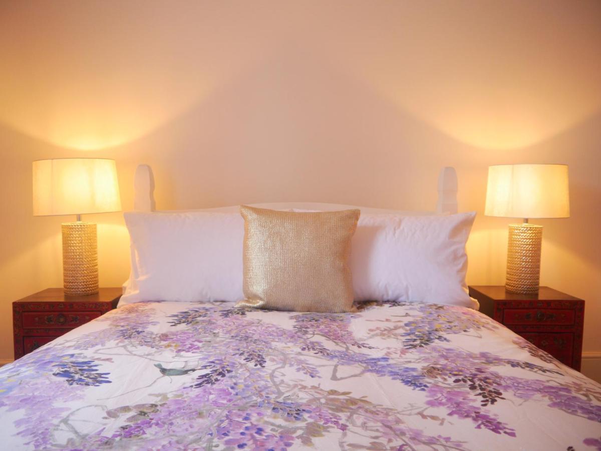 Guestling Hall Hotel Esterno foto